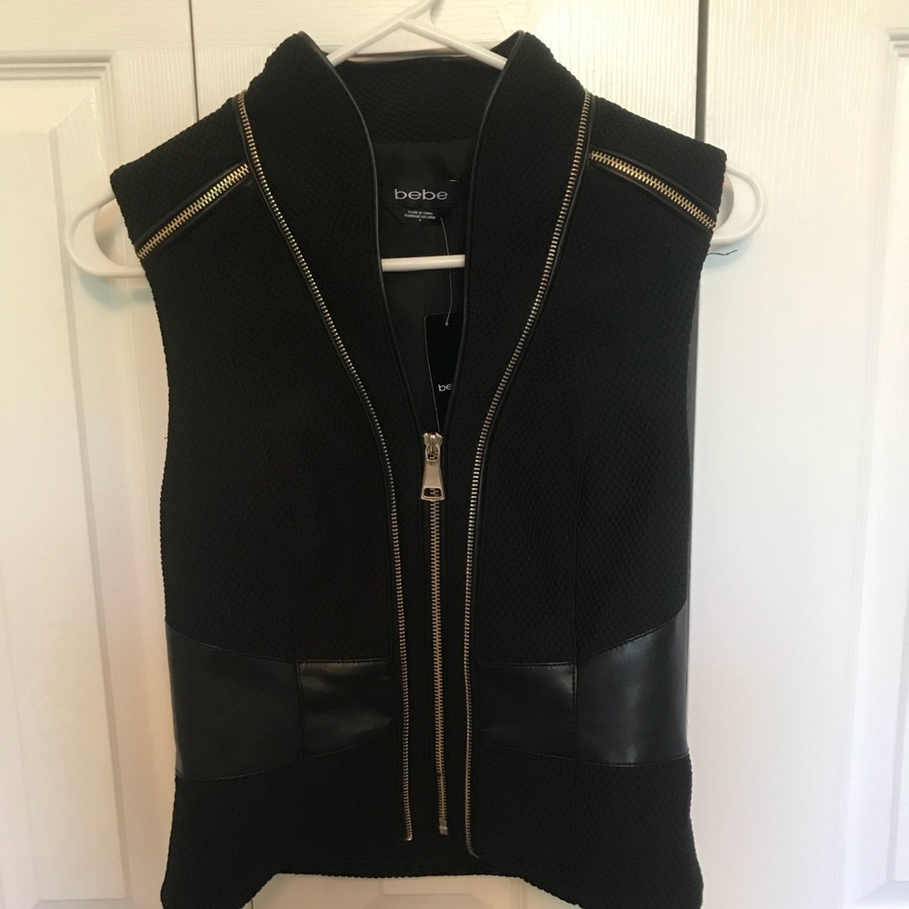 Bebe zip up Top